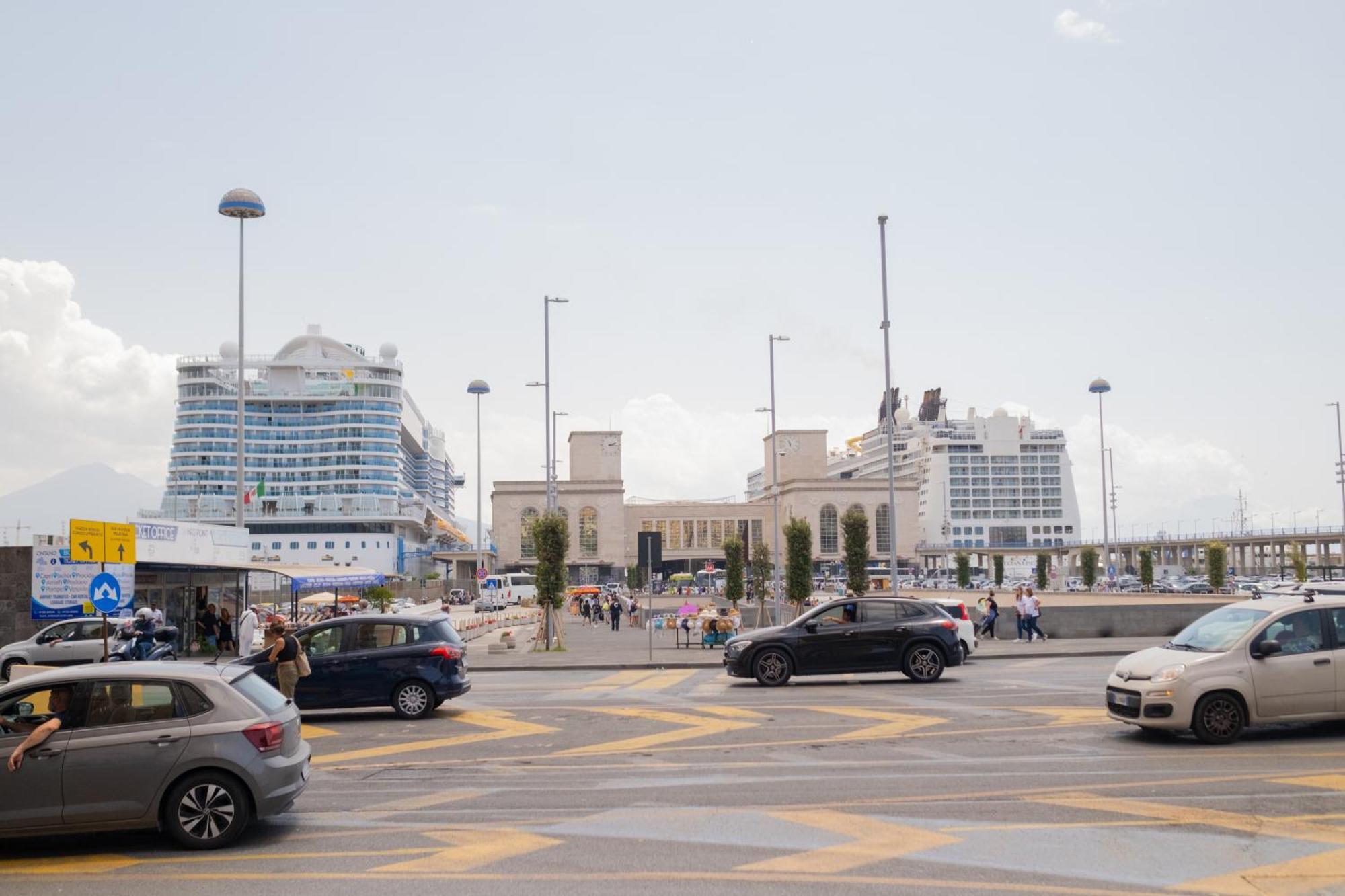 Отель Welmy Napoli Экстерьер фото